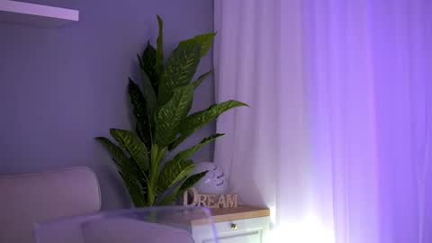 Snapshot of sierravyx chatting on November 7, 11:21 am Maria online show from November 7, 11:21 am