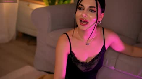 Snapshot of sierravyx chatting on November 18, 11:03 am Maria online show from November 18, 11:03 am