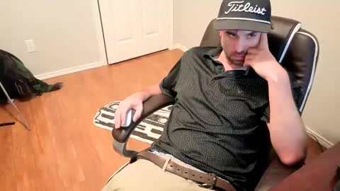 Snapshot of sigmaslayer chatting on September 18, 1:46 pm sigmaslayer online show from September 18, 1:46 pm