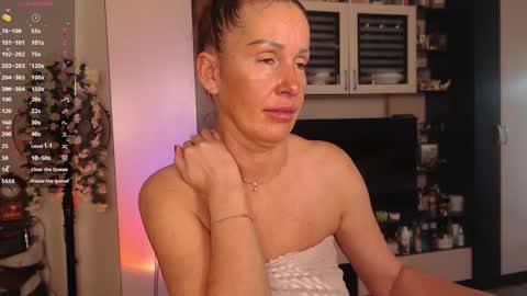 Snapshot of silenaa_sloussen chatting on September 15, 4:34 am silenaa_sloussen online show from September 15, 4:34 am