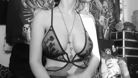 Snapshot of silentmary chatting on May 8, 10:26 pm Allmylinkssilentmary666 online show from May 8, 10:26 pm