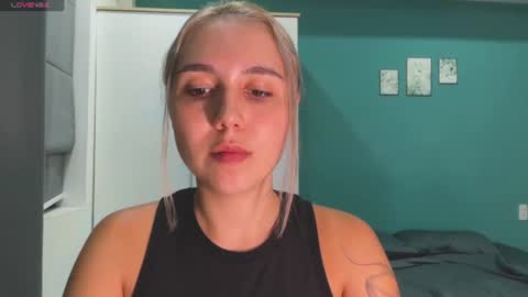 Snapshot of silicia_lu chatting on June 27, 2:55 pm You fav Miss Si online show from June 27, 2:55 pm