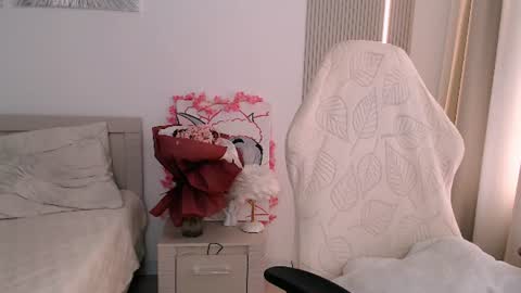 silk_ann online show from June 20, 8:28 am
