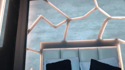 silknyx online show from March 10, 2:55 pm