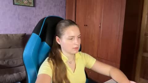 Snapshot of silksinner_ chatting on July 1, 11:12 am Erica online show from July 1, 11:12 am