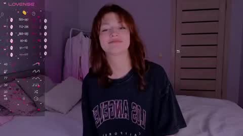 silly___woman online show from May 4, 7:43 pm