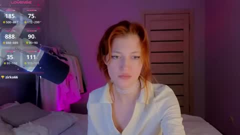 Snapshot of silly___woman chatting on July 16, 8:04 pm silly___woman online show from July 16, 8:04 pm