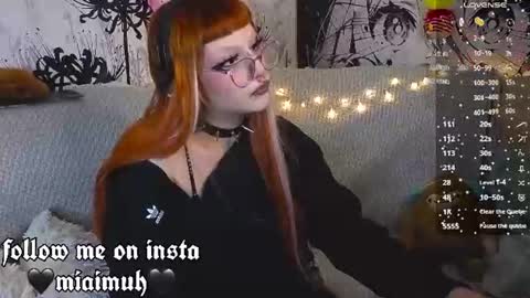 Mia online show from June 25, 10:14 pm