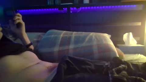 Snapshot of sillywabbit22 chatting on December 16, 8:14 pm Sillywabbit online show from December 16, 8:14 pm