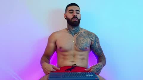Snapshot of silvano_torrez chatting on April 30, 12:39 am silavno online show from April 30, 12:39 am