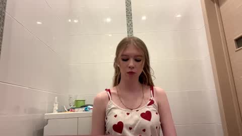 AURELIA online show from December 4, 1:09 pm