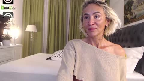 Snapshot of silver_miss chatting on May 16, 6:28 pm Silver ok online show from May 16, 6:28 pm
