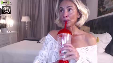 Snapshot of silver_miss chatting on June 12, 6:18 pm Silver ok online show from June 12, 6:18 pm