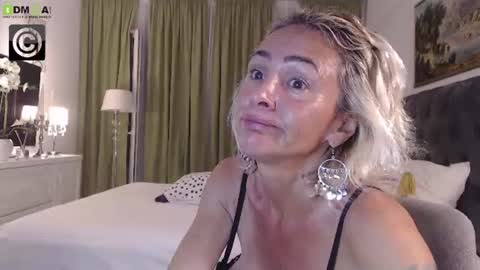 Snapshot of silver_miss chatting on July 1, 7:13 pm Silver ok online show from July 1, 7:13 pm