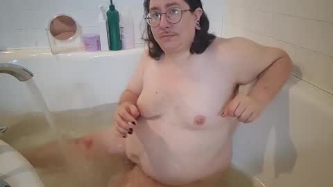 Snapshot of silver_willow chatting on October 30, 10:21 pm Willow online show from October 30, 10:21 pm