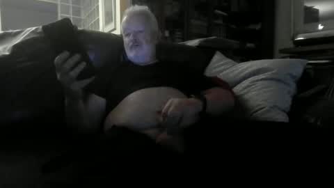 Snapshot of silverdaddy_1955 chatting on November 7, 8:53 pm Daddy Bear online show from November 7, 8:53 pm