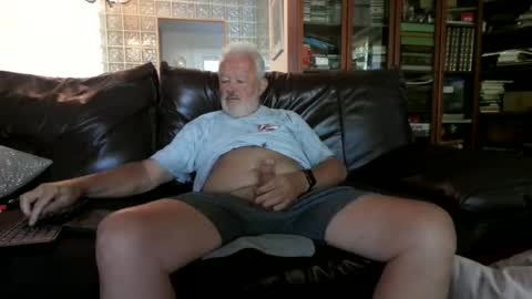 Snapshot of silverdaddy_1955 chatting on May 21, 11:50 am Daddy Bear online show from May 21, 11:50 am