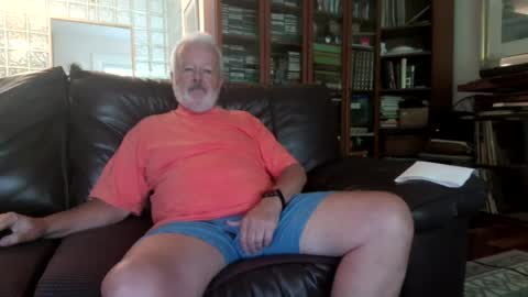 Snapshot of silverdaddy_1955 chatting on July 27, 12:34 pm Daddy Bear online show from July 27, 12:34 pm