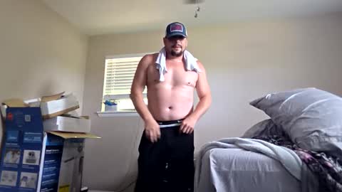 Snapshot of silverfox706 chatting on April 19, 6:43 pm Jay Silverfox706 online show from April 19, 6:43 pm