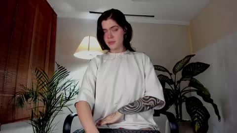 Snapshot of silverhase1 chatting on November 22, 1:04 am silverhase1 online show from November 22, 1:04 am