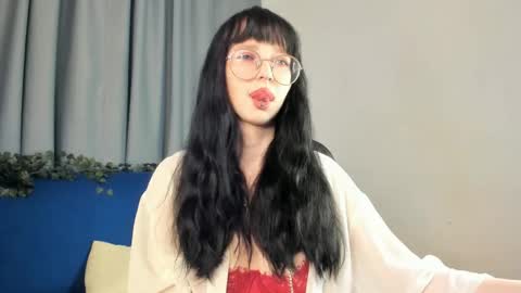 Alice online show from May 3, 9:10 pm