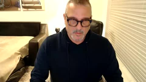 Snapshot of silveroli187 chatting on January 20, 12:39 pm silveroli187 online show from January 20, 12:39 pm