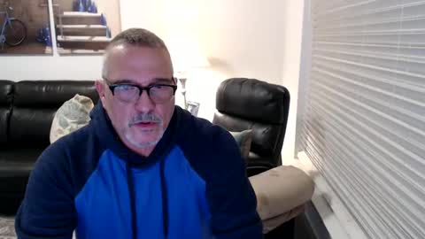 Snapshot of silveroli187 chatting on February 5, 4:36 pm silveroli187 online show from February 5, 4:36 pm