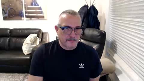 Snapshot of silveroli187 chatting on November 27, 3:36 pm silveroli187 online show from November 27, 3:36 pm