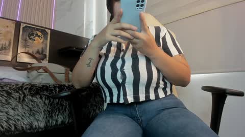 Snapshot of silviarichie_jade chatting on January 21, 2:26 pm silvia online show from January 21, 2:26 pm