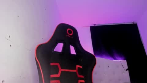 Snapshot of silviarichie_jade chatting on November 27, 10:45 pm silvia online show from November 27, 10:45 pm