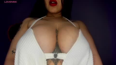 Snapshot of silviarichie_jade chatting on June 5, 9:20 pm silvia online show from June 5, 9:20 pm
