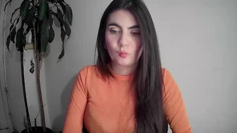 Snapshot of silviecollins chatting on December 7, 1:14 am Silvie online show from December 7, 1:14 am