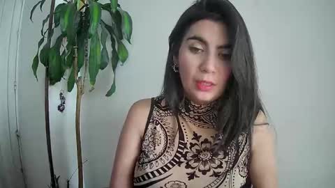 Snapshot of silviecollins chatting on December 14, 2:21 pm Silvie online show from December 14, 2:21 pm