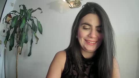 Snapshot of silviecollins chatting on February 25, 8:51 pm Silvie online show from February 25, 8:51 pm
