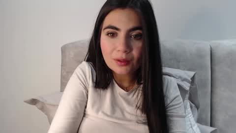 Snapshot of silviecollins chatting on October 6, 2:09 am Silvie online show from October 6, 2:09 am