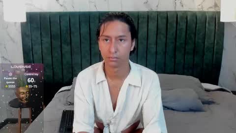 Snapshot of simon_durand chatting on March 3, 6:59 am simon_durand online show from March 3, 6:59 am