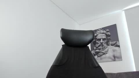 Snapshot of simon_leon01 chatting on October 2, 1:07 pm simon_leon01 online show from October 2, 1:07 pm