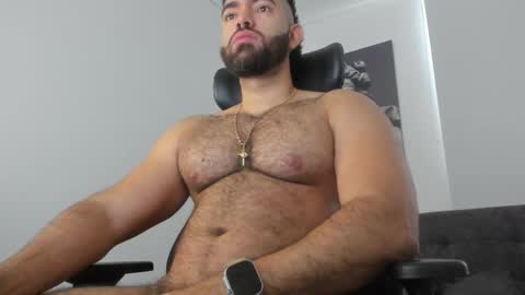 simon_leon01 online show from February 2, 12:48 pm