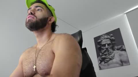 simon_leon01 online show from June 4, 12:33 pm