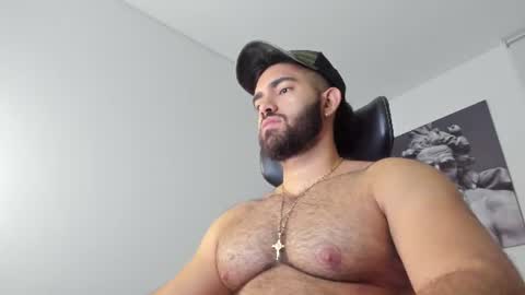 simon_leon01 online show from June 13, 2:20 am