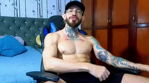 Snapshot of simon_rz chatting on June 6, 12:10 pm Simon online show from June 6, 12:10 pm