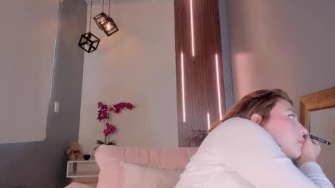 simonastar_ online show from March 16, 1:48 pm