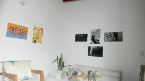 Snapshot of simone_4201 chatting on January 4, 5:26 pm Sim. online show from January 4, 5:26 pm