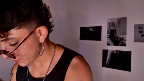 Snapshot of simone_4201 chatting on February 28, 8:28 pm Sim. online show from February 28, 8:28 pm