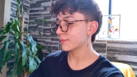 Snapshot of simone_4201 chatting on March 8, 6:26 pm Sim. online show from March 8, 6:26 pm