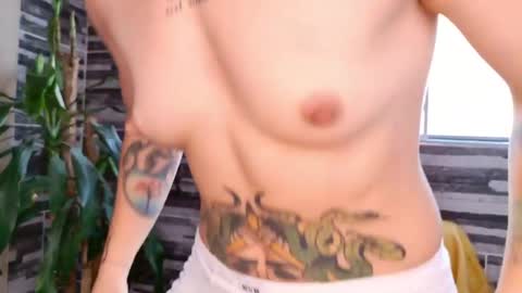 Snapshot of simone_4201 chatting on March 11, 2:29 pm Sim. online show from March 11, 2:29 pm