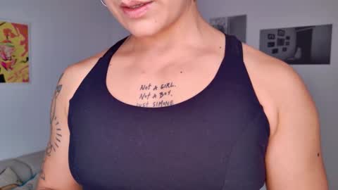 Snapshot of simone_4201 chatting on November 22, 7:35 pm Sim. online show from November 22, 7:35 pm