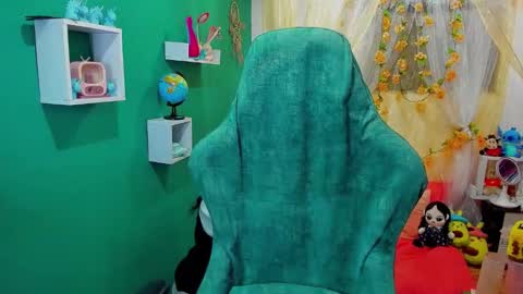 Snapshot of simone_simpson chatting on December 1, 6:29 am Simon Simpson Modelo Independiente online show from December 1, 6:29 am