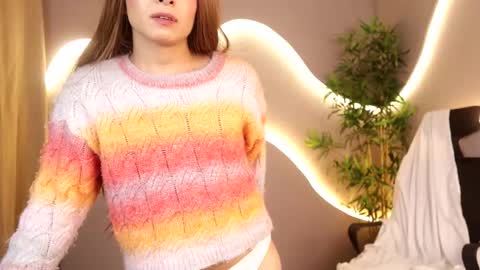 simone_sky online show from February 10, 12:59 am