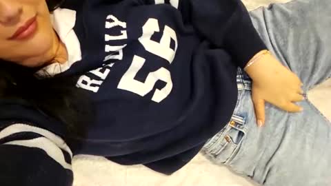 simonesighren online show from February 19, 2:40 am